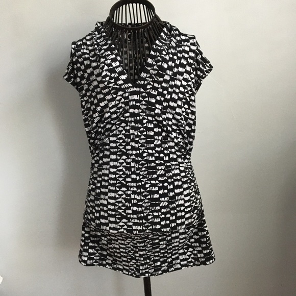 Vince Camuto Tops - Vince Camuto Sleeveless Blouse Ruched Sides